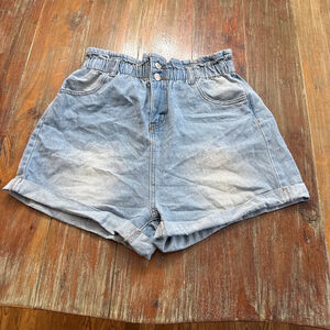 Signature 8 Light Wash Paperbag Denim Shorts NWOT Size Large Boho Festival